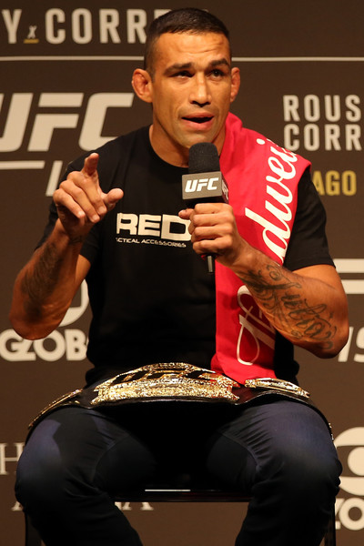 UFC 베우둠이 볼코프에게 패배했습니다.